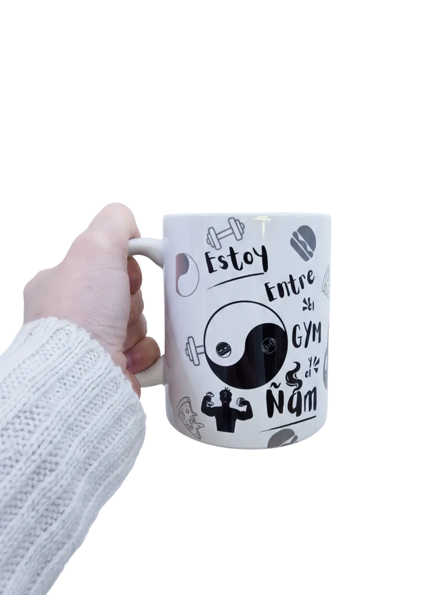 Taza Divertida "Estoy entre el Gym y el Ñam"